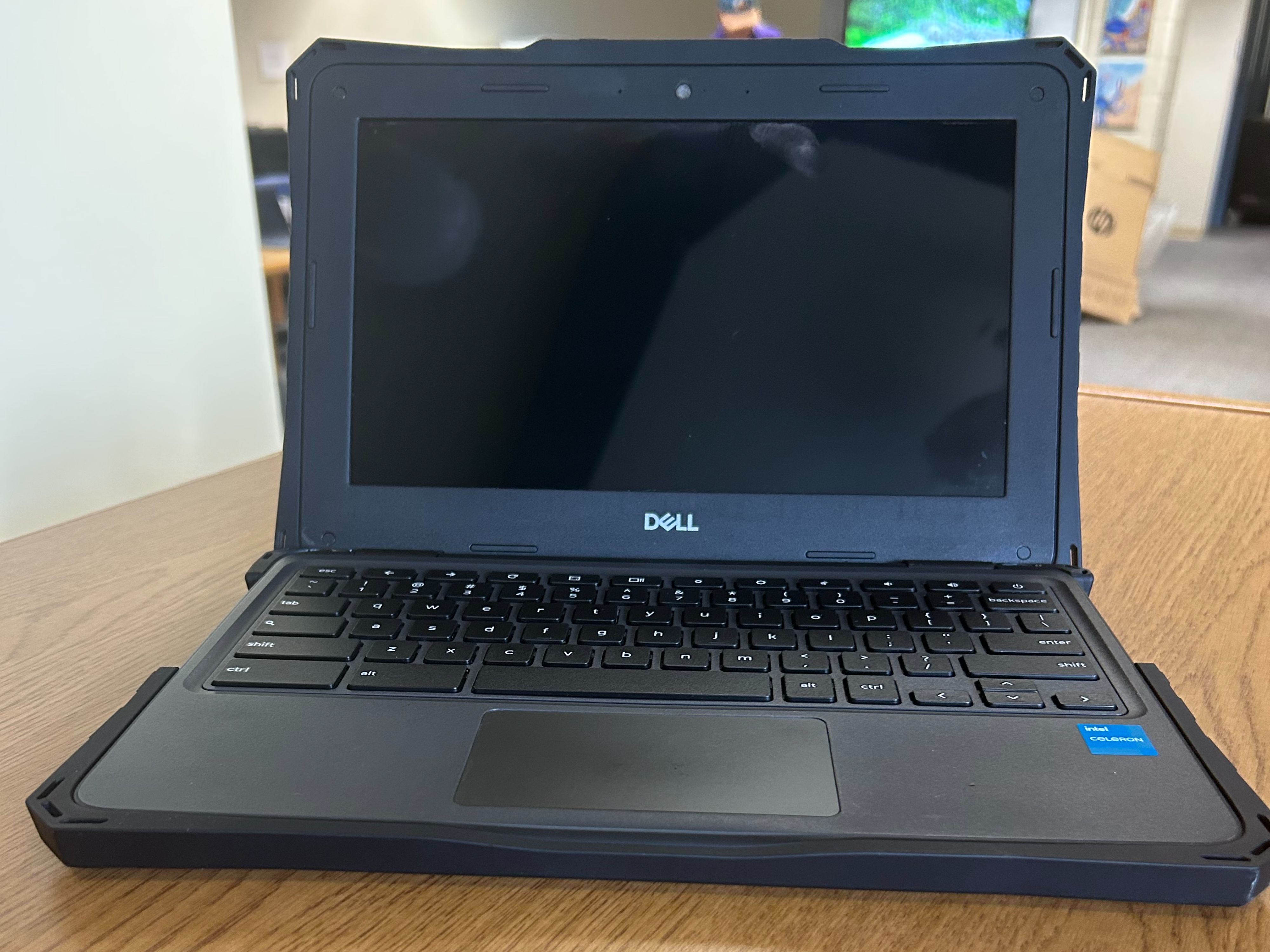 3110_screen-and-palmrest-5